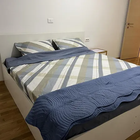 Apartment Cozy Near Center *