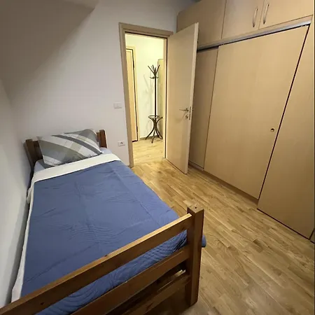 Cozy Near Center